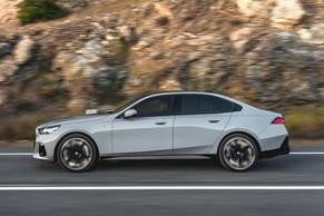 BMW 5 Series Side View (Left)  Image